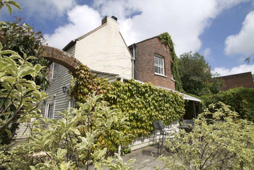Hewitts Hotel And Restaurant Newport  Dış mekan fotoğraf