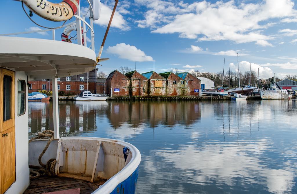 Hewitts Hotel And Restaurant Newport  Dış mekan fotoğraf