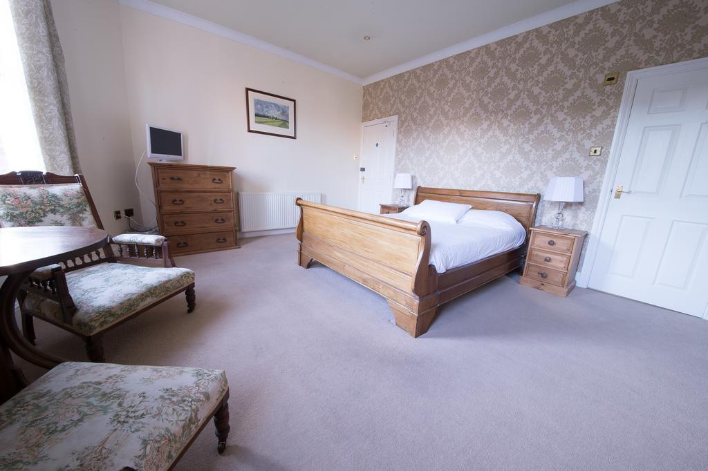 Hewitts Hotel And Restaurant Newport  Dış mekan fotoğraf